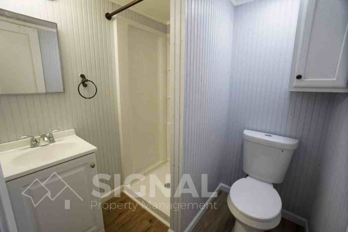 1405 6th Ave - Photo 3 of 10