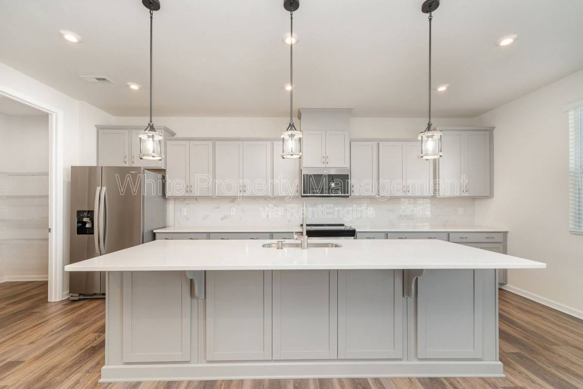 114 Marron Dr - Photo 2 of 10