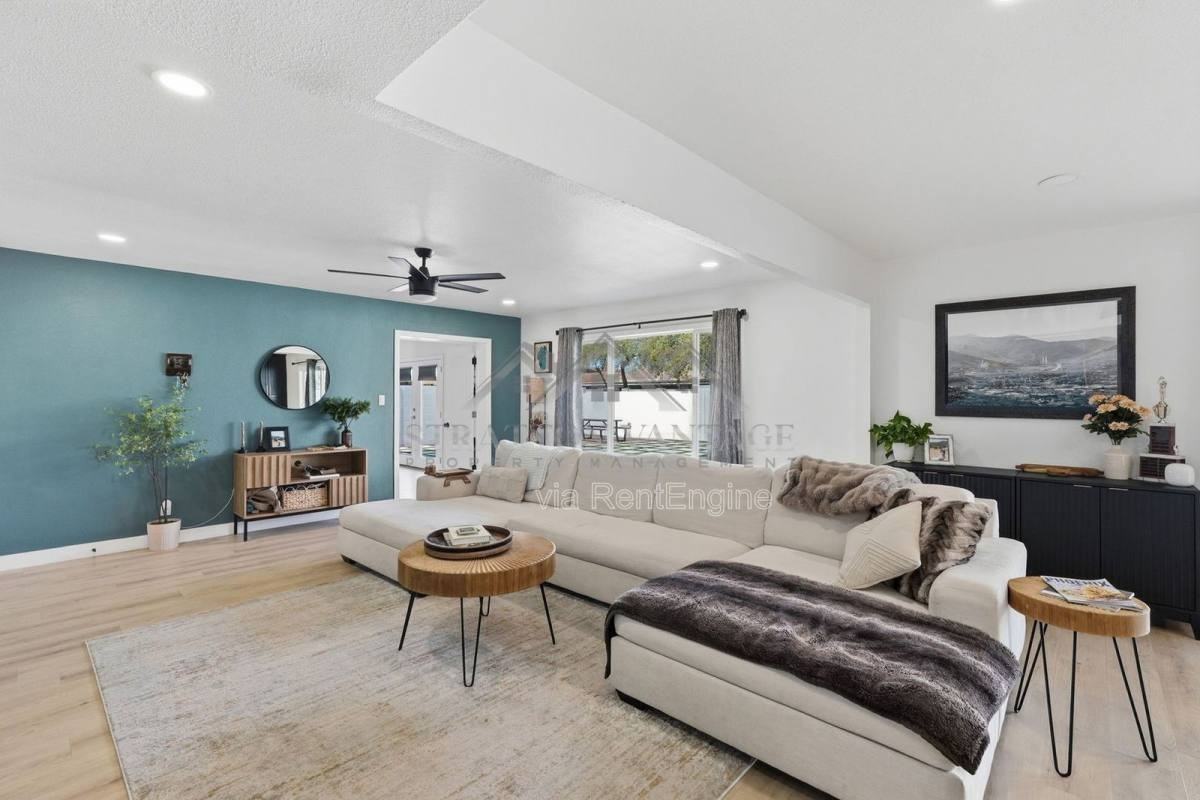 8516 E Lewis Ave - Photo 2 of 5