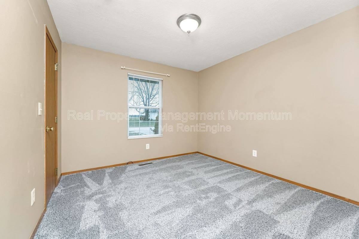 2671 N Cedar Ave - Photo 2 of 5