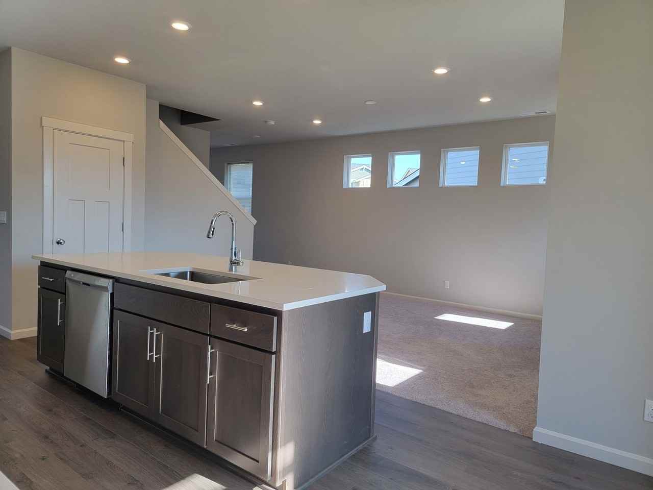 6219 Rebecca St Se - Photo 3 of 21