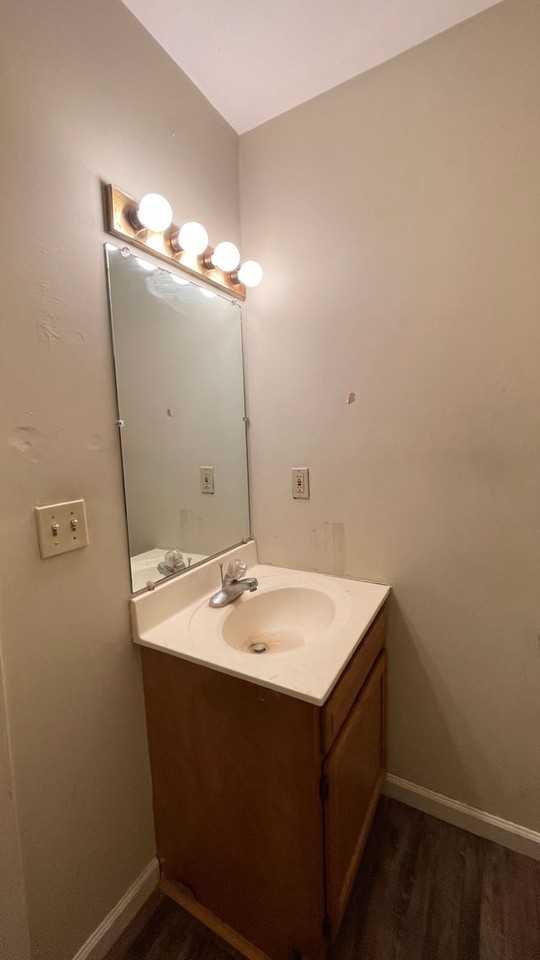 1113 State St - Photo 5 of 9