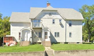 301 5th St SE - Photo 1 of 1