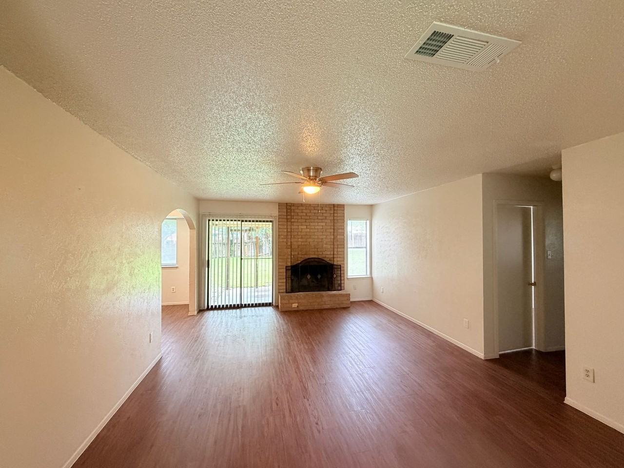 10904 Meadgreen Ct - Photo 2 of 37