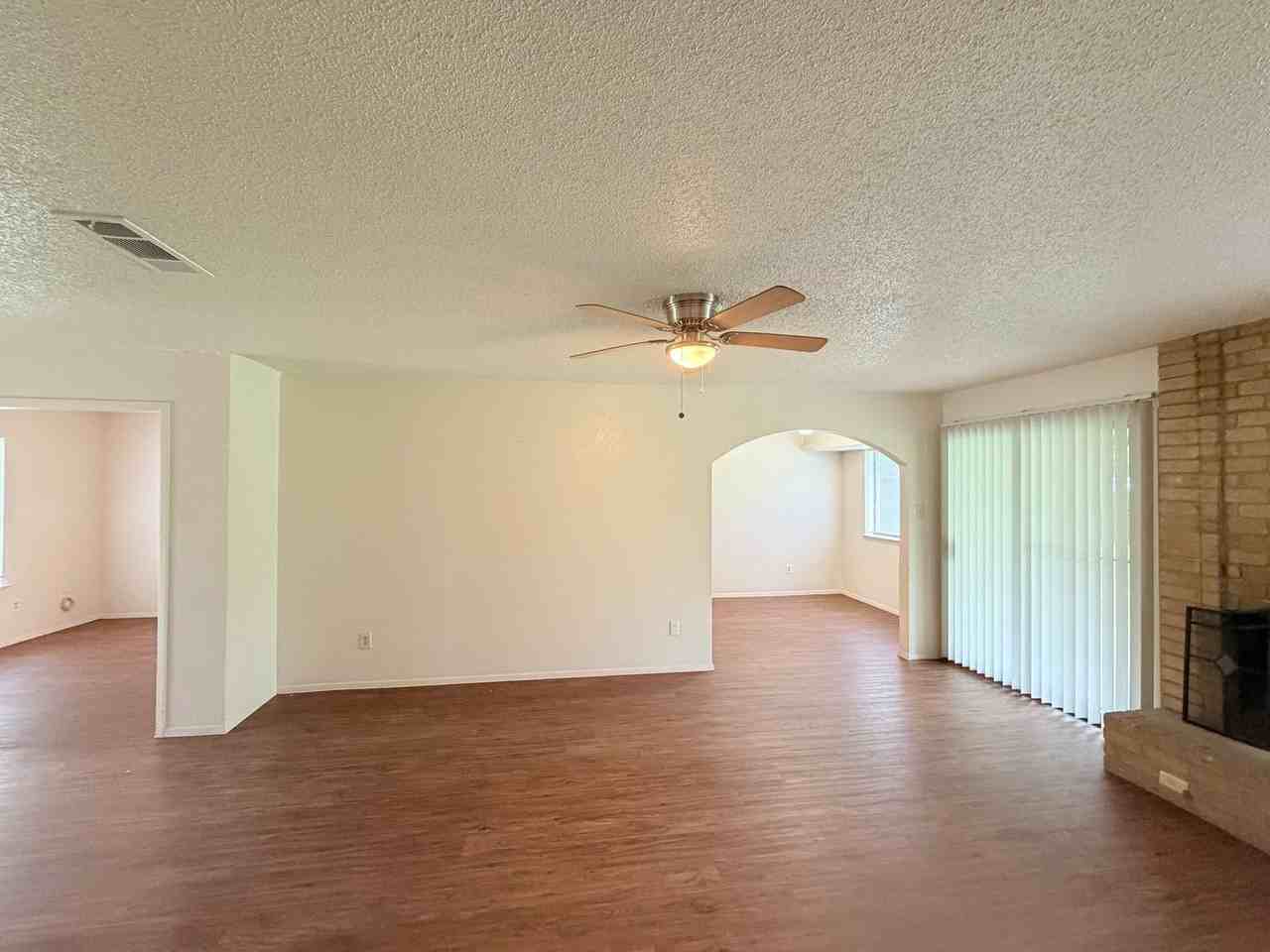 10904 Meadgreen Ct - Photo 3 of 37