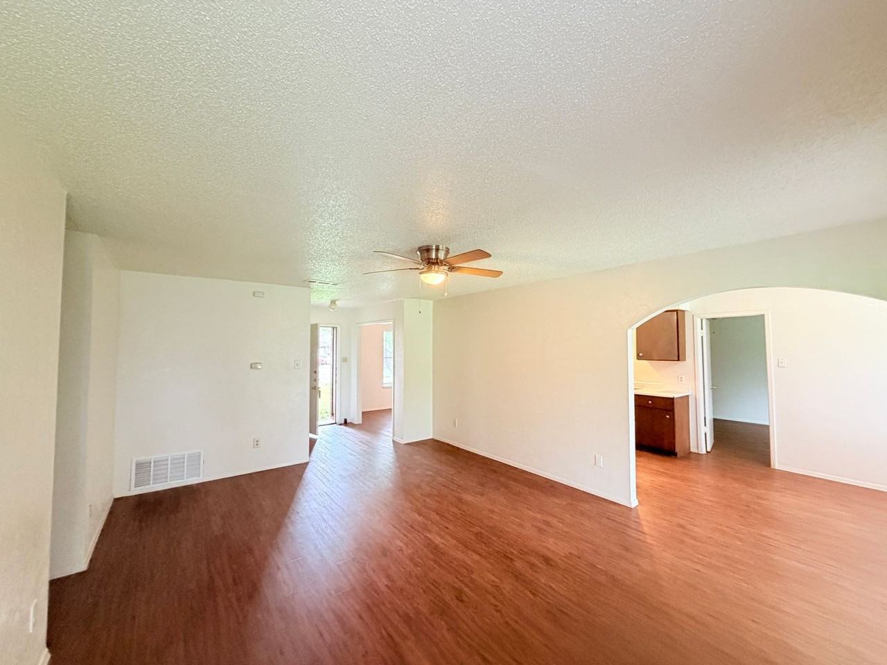 10904 Meadgreen Ct - Photo 6 of 37