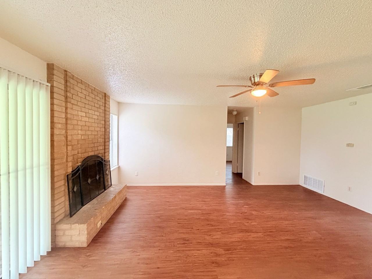 10904 Meadgreen Ct - Photo 7 of 37