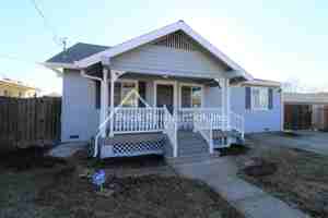 featured image of 1042 Las Palmas Ave