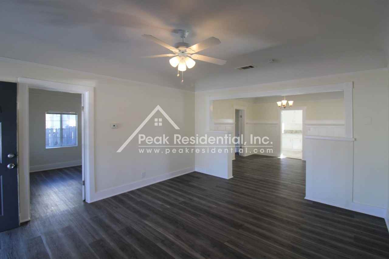1042 Las Palmas Ave - Photo 2 of 32