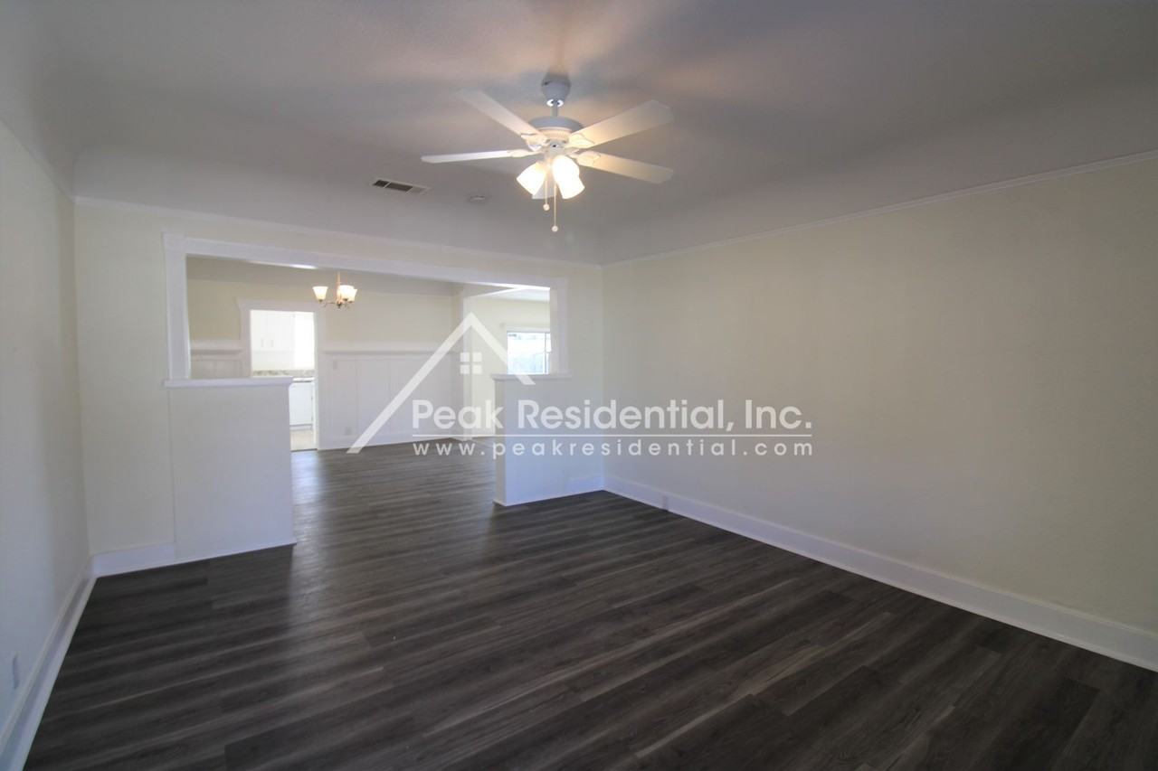 1042 Las Palmas Ave - Photo 3 of 32