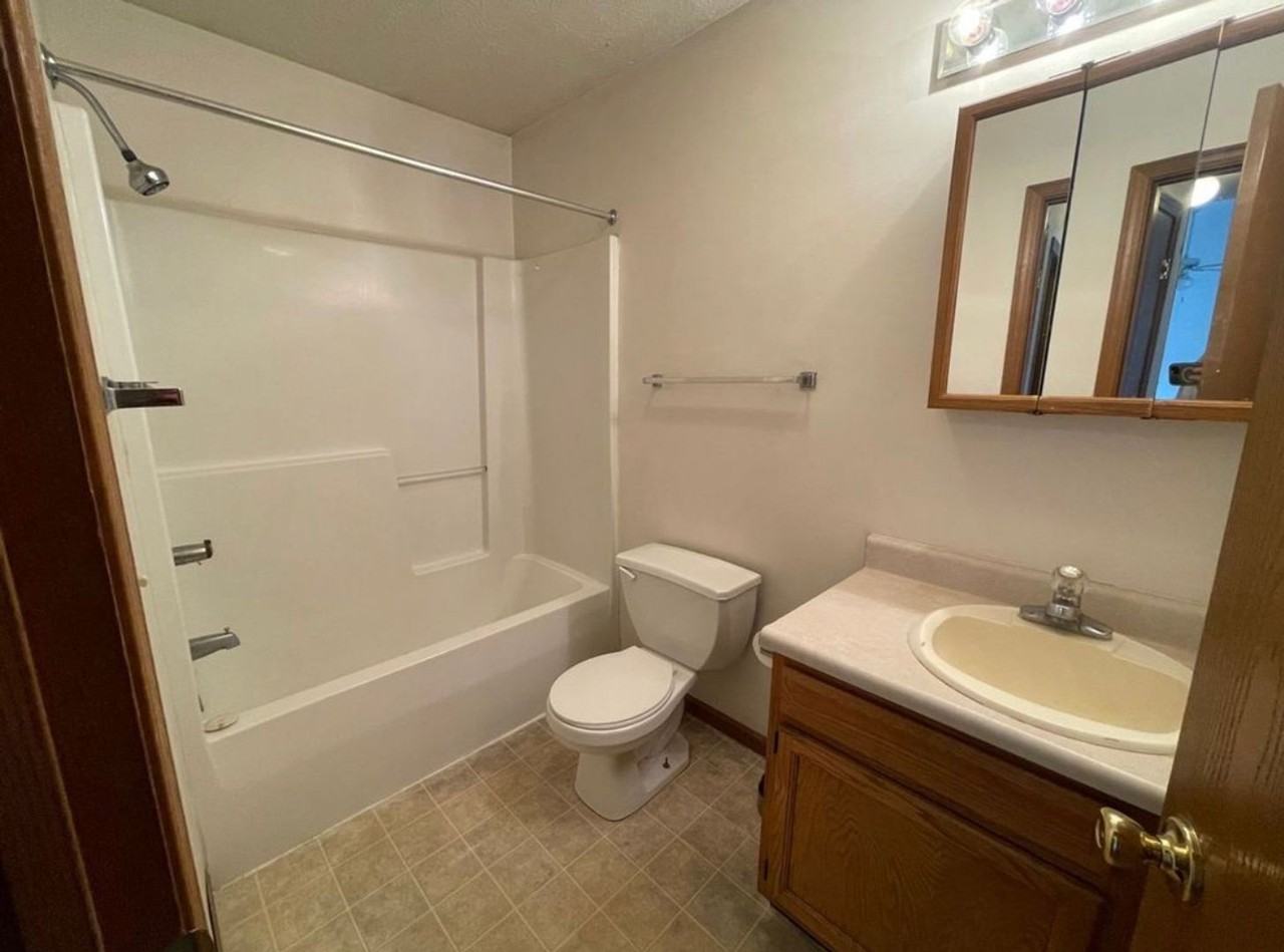 2716 Plaza Ln - Photo 5 of 7