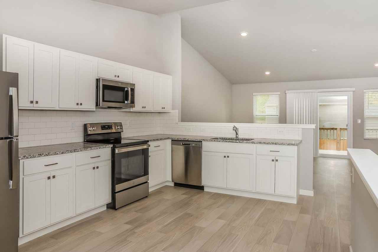 3866 Watertown Dr - Photo 3 of 29