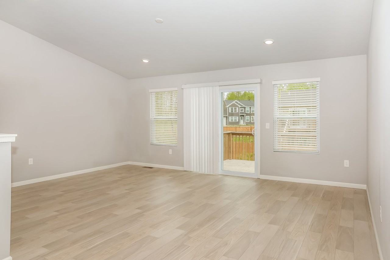 3866 Watertown Dr - Photo 7 of 29