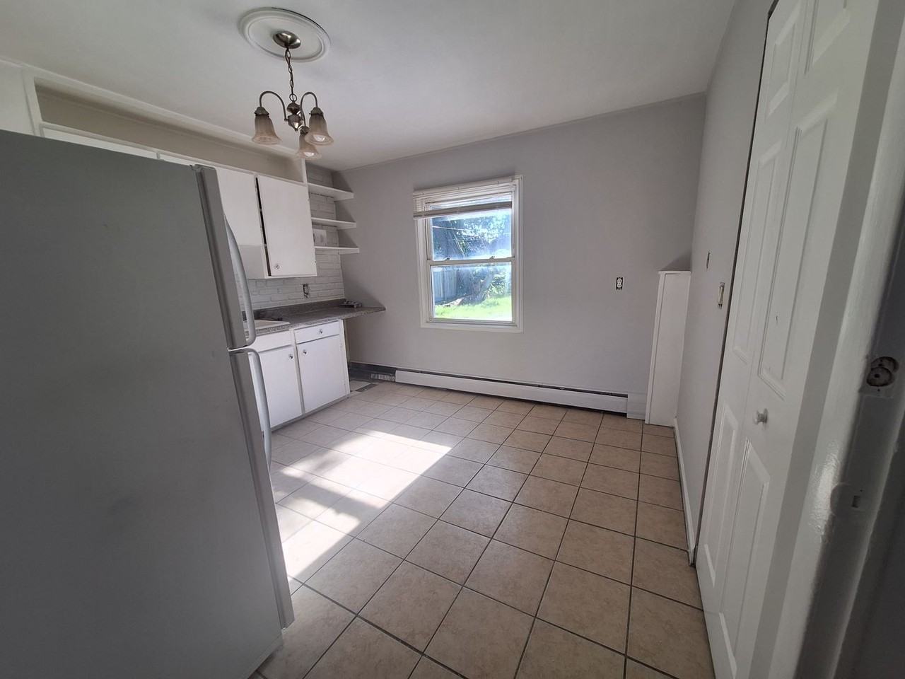 26153 Nagel St - Photo 5 of 17