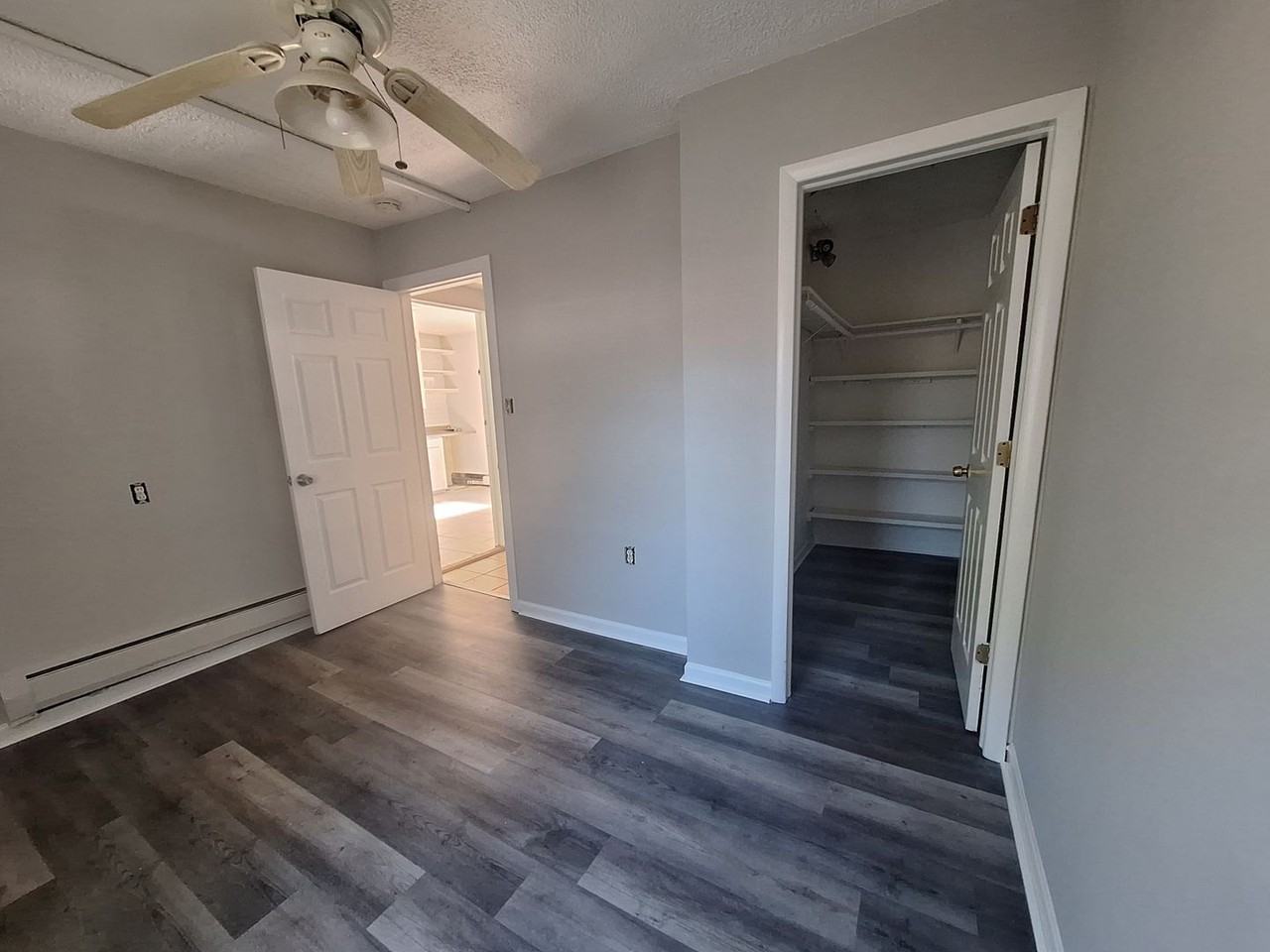 26153 Nagel St - Photo 7 of 17