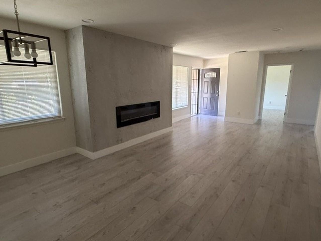 6820 Lincoln Oaks Dr - Photo 3 of 13