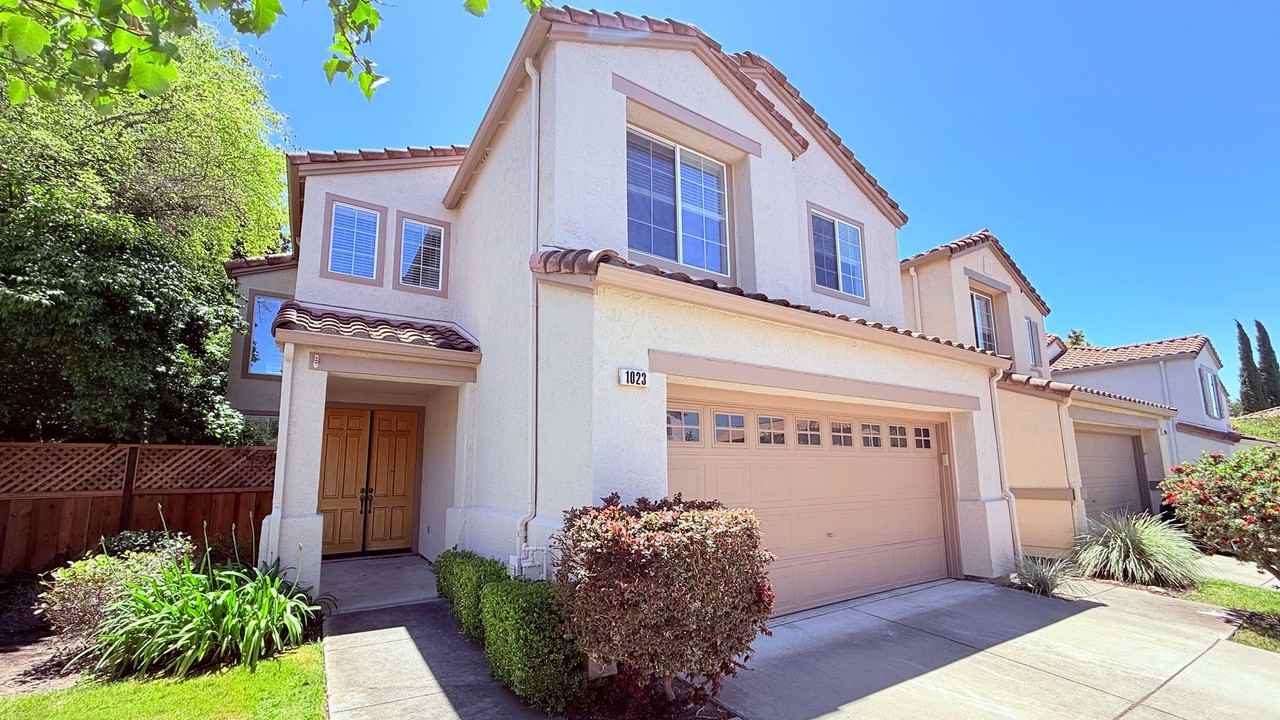 1023 Vista Pointe Cir - Photo 3 of 45