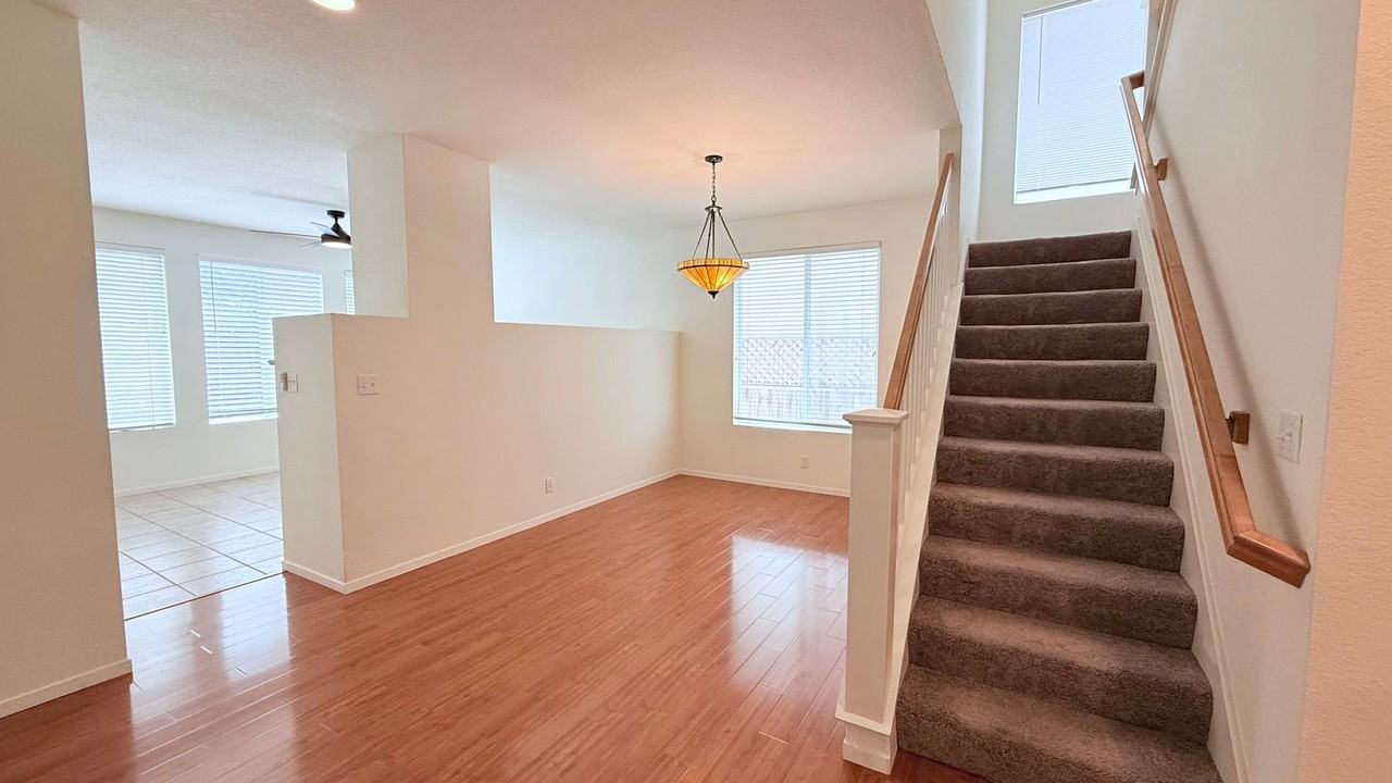 1023 Vista Pointe Cir - Photo 7 of 43