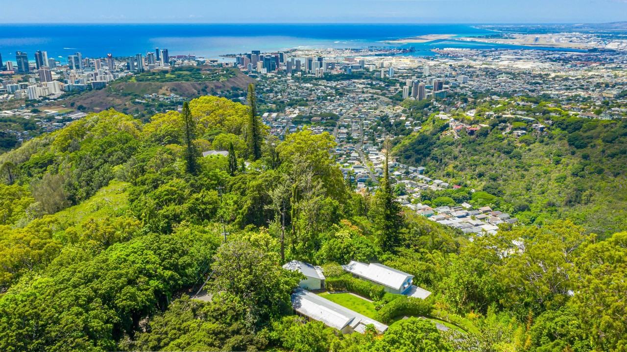 3310 Tantalus Dr #A - Photo 6 of 33