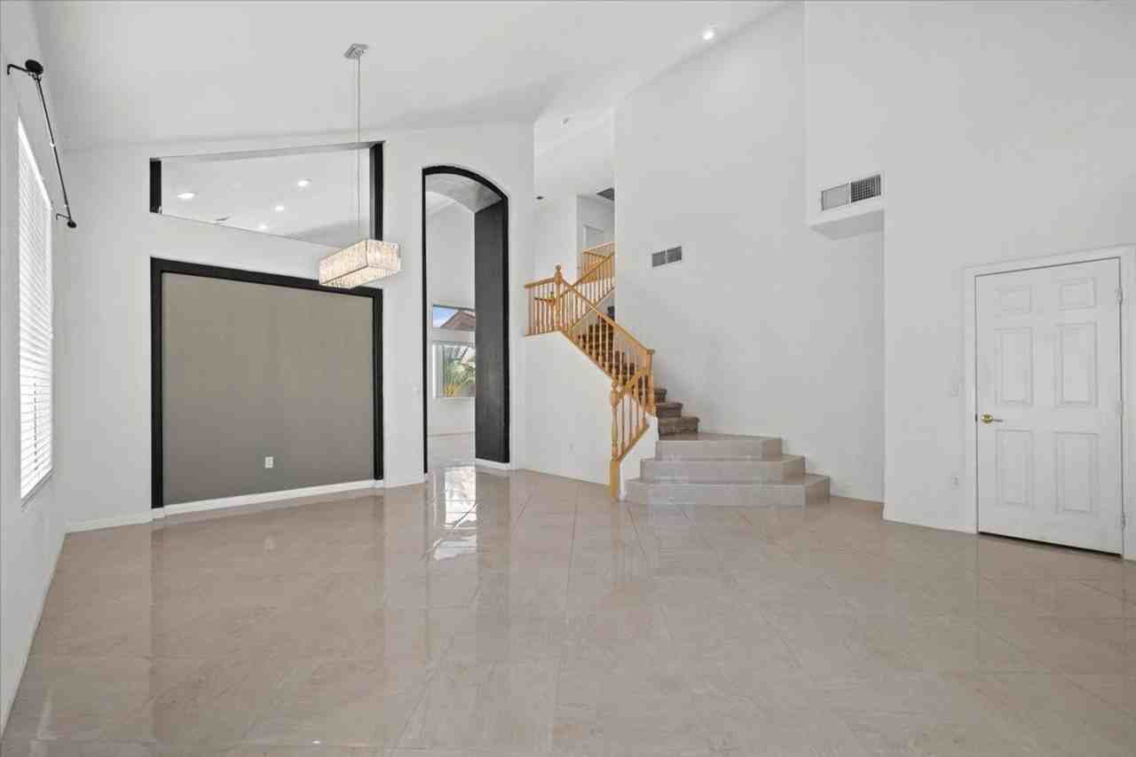 326 Blackstone River Ave - Photo 4 of 23