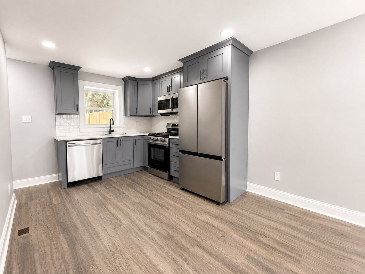 2353 Wilder St - Photo 6 of 20
