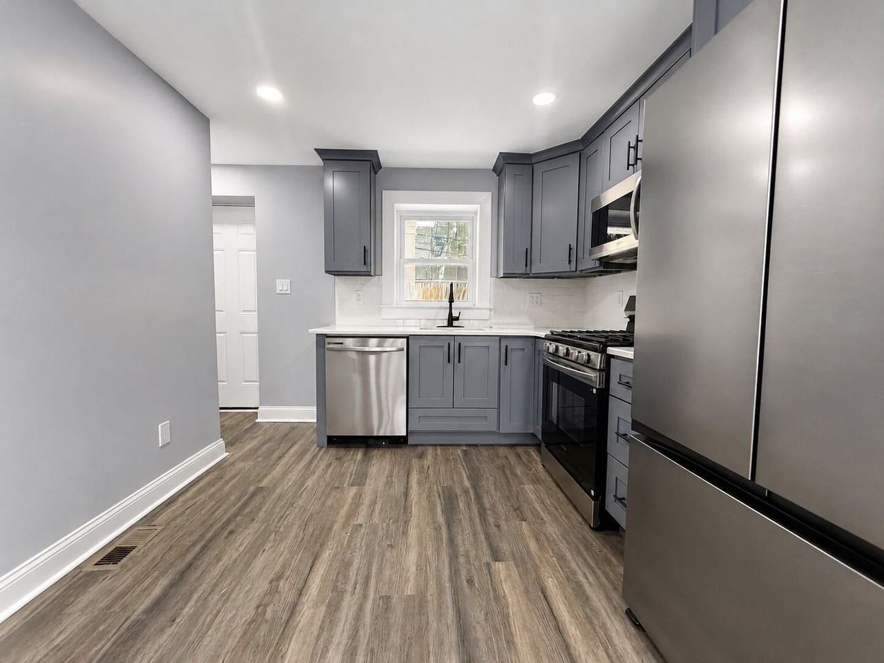 2353 Wilder St - Photo 7 of 20