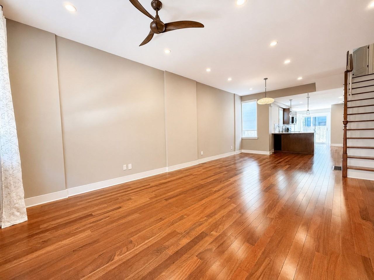 2036 Carpenter St - Photo 3 of 30