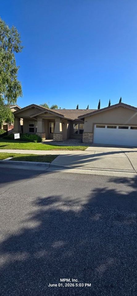218 Red River Dr - Photo 4 of 39