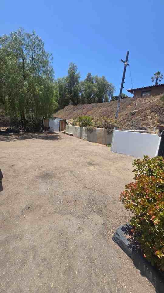 5011 Sweetwater Rd - Photo 3 of 23