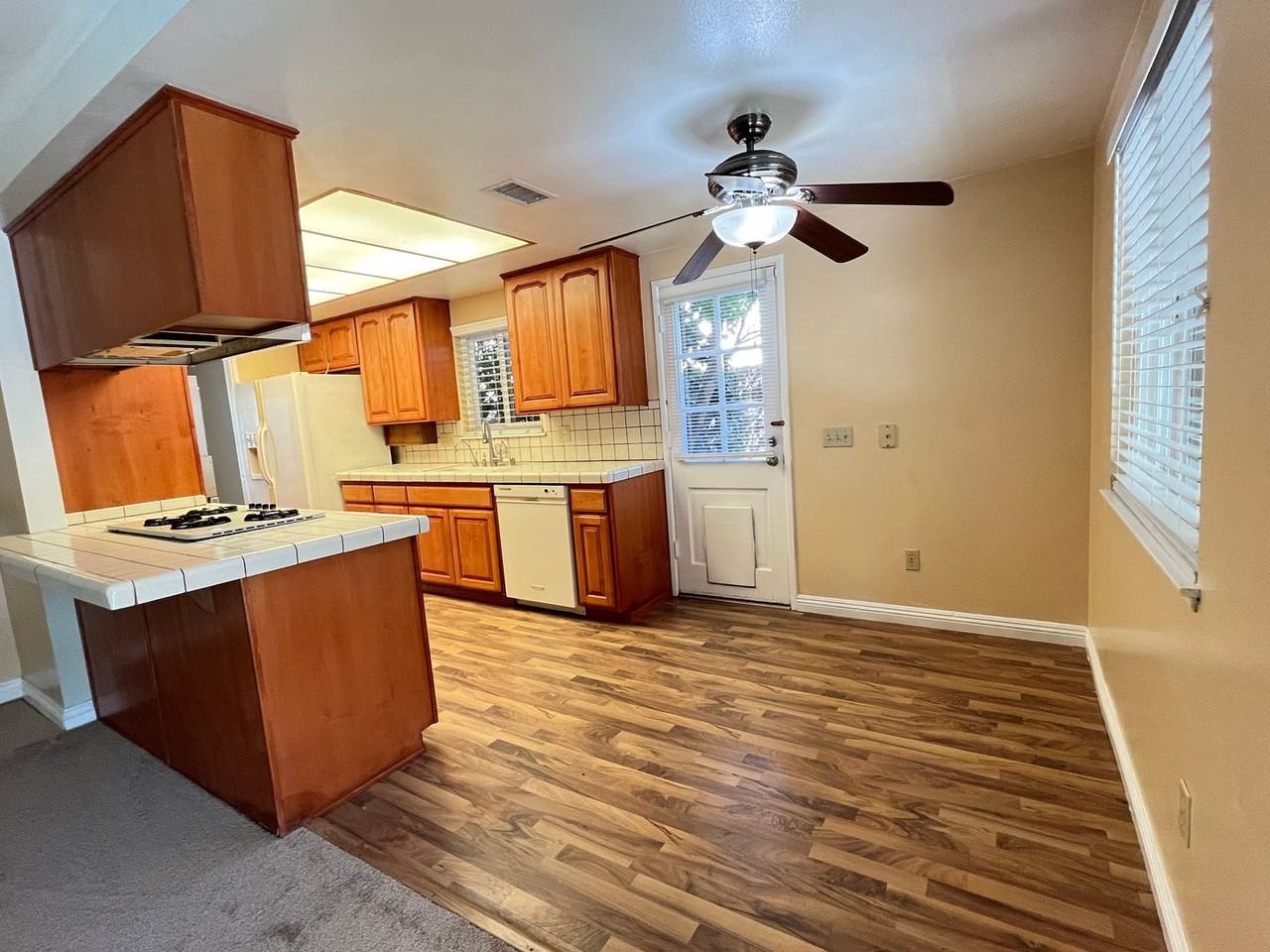 5532 Peacock Ln - Photo 7 of 25