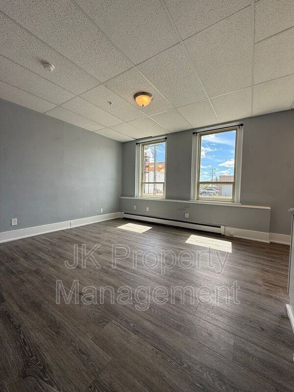 809 15th St #104 - Photo 6 of 17