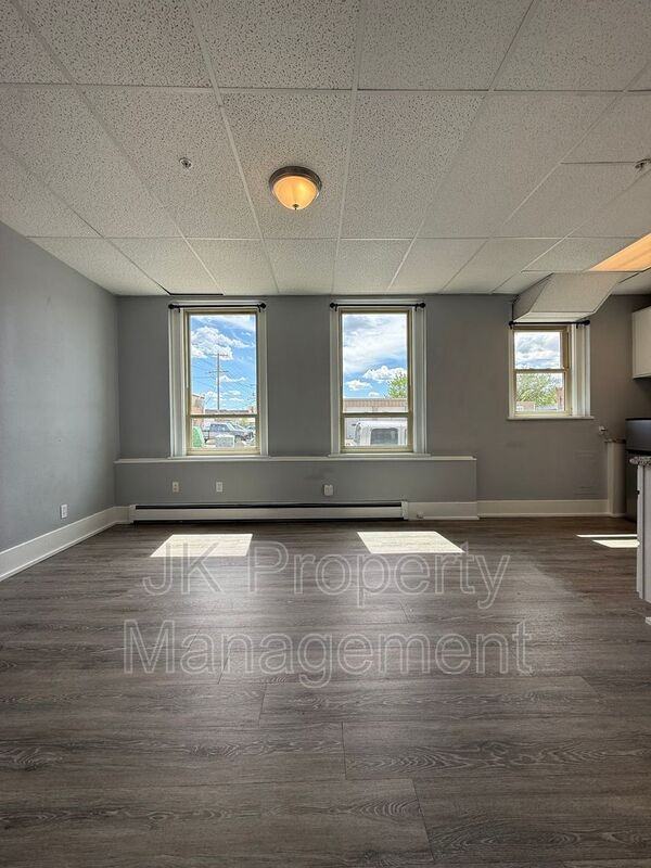 809 15th St #104 - Photo 7 of 17
