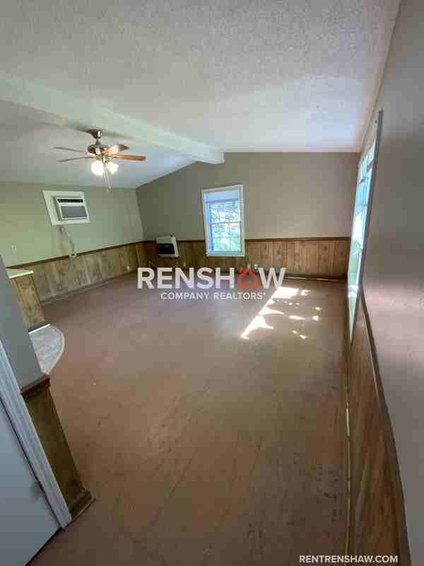 1229 Woodlawn Ave - Photo 2 of 10