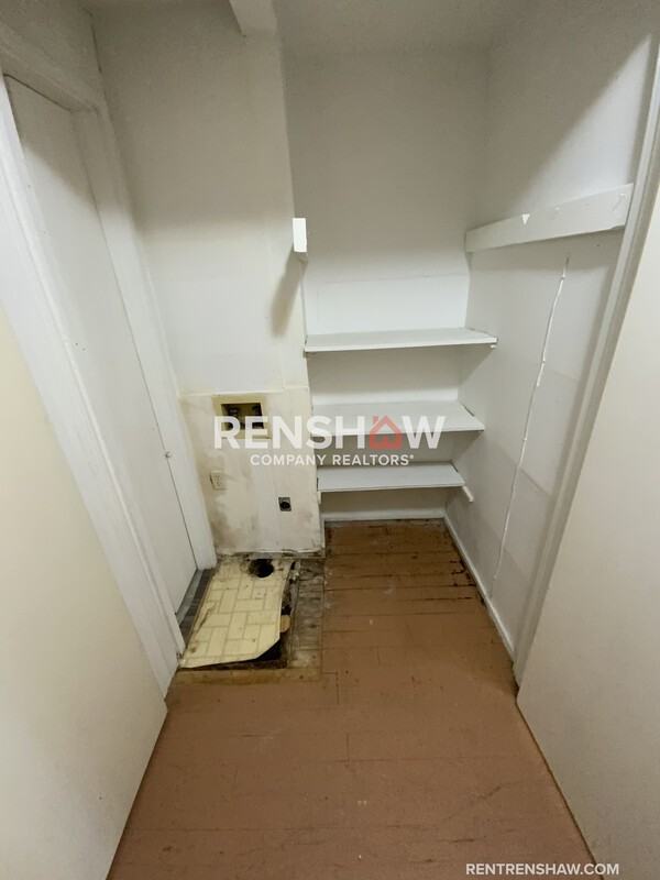 1229 Woodlawn Ave - Photo 6 of 10
