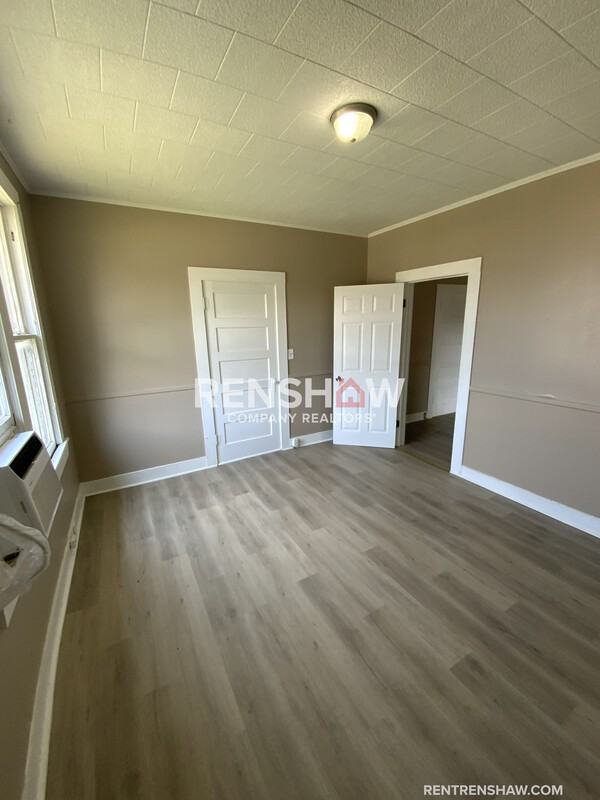 109 S Church St #B - Photo 2 of 12