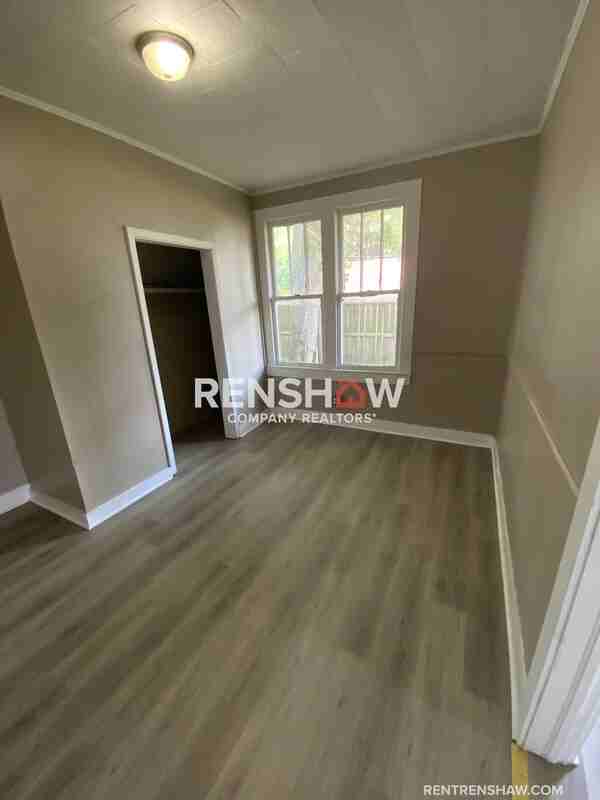 109 S Church St #B - Photo 6 of 12