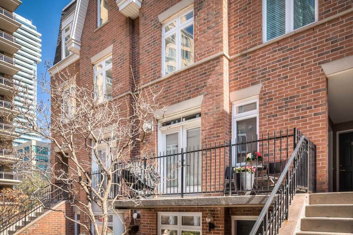 106 Redpath Avenue #18 - Photo 4 of 27