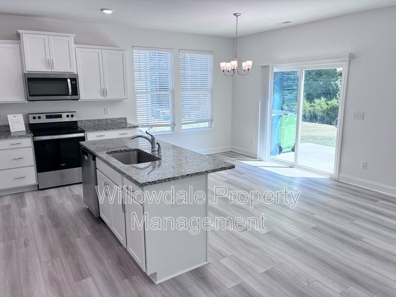 1212 Weavers Trace Dr - Photo 5 of 35