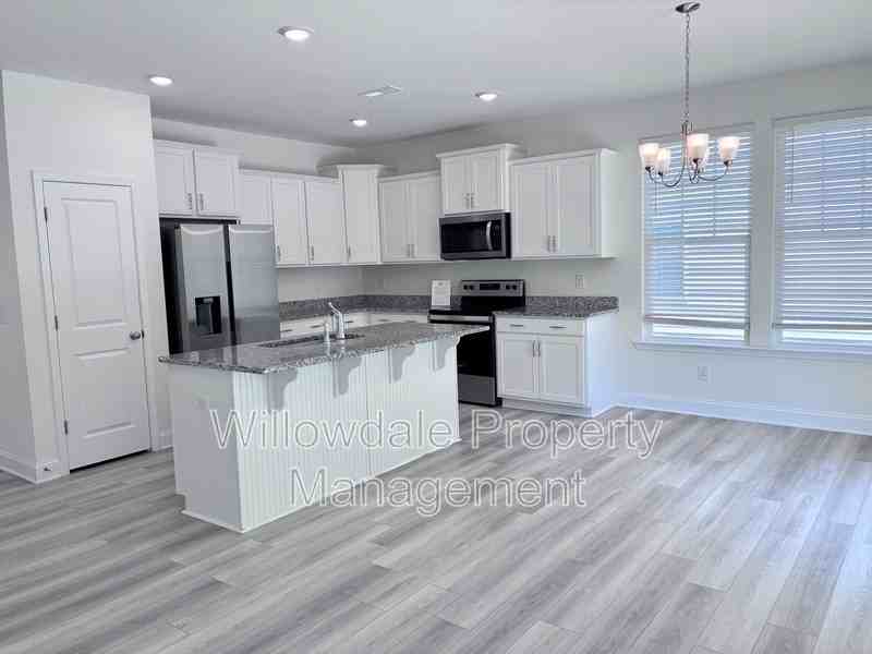 1212 Weavers Trace Dr - Photo 7 of 35