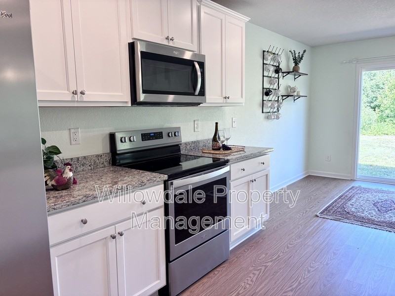 357 Gourd St - Photo 6 of 46