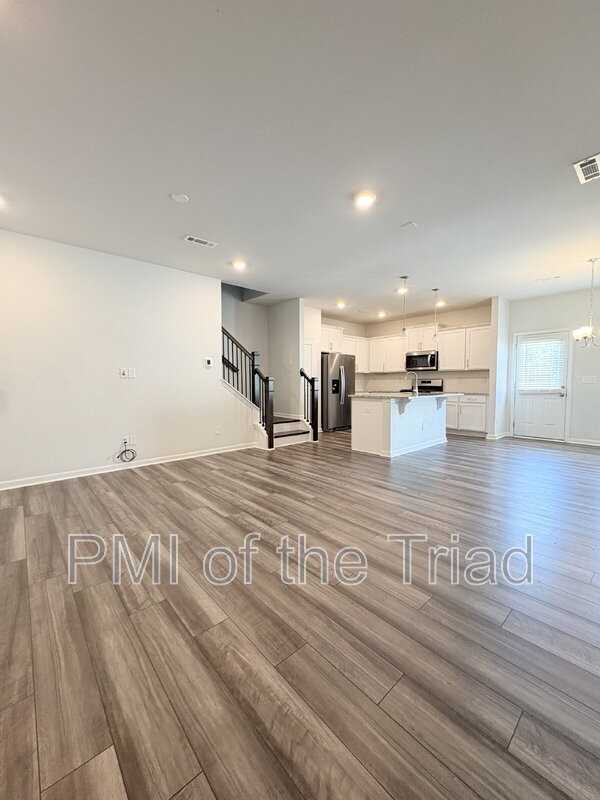 4008 Beckton Trl - Photo 3 of 20