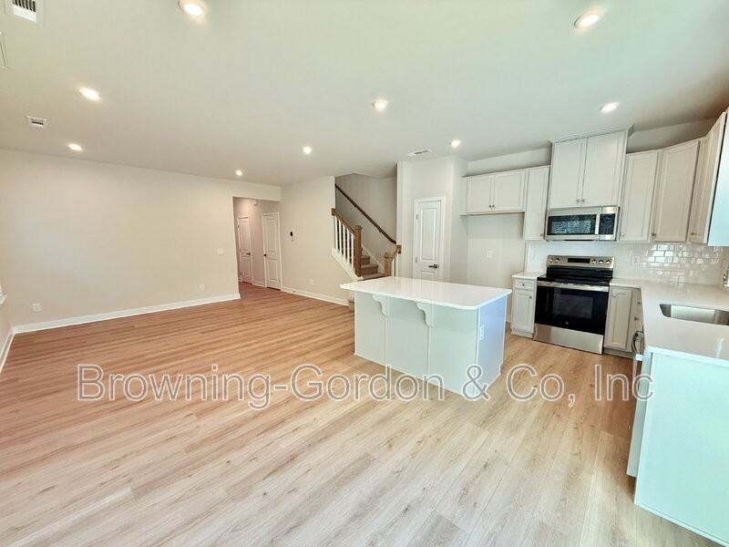 321 Brightsmith Ln #A - Photo 3 of 22