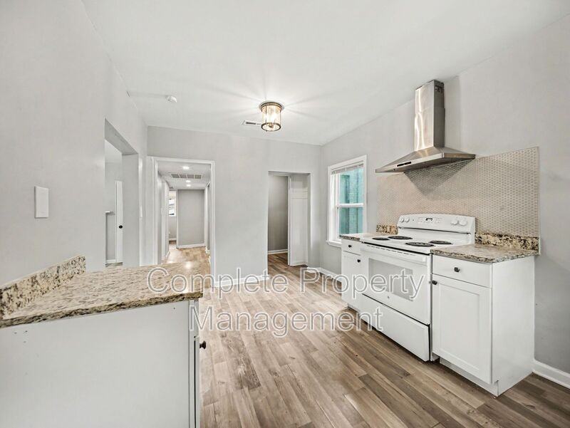 1900 Saint Charles Ave Sw - Photo 7 of 16