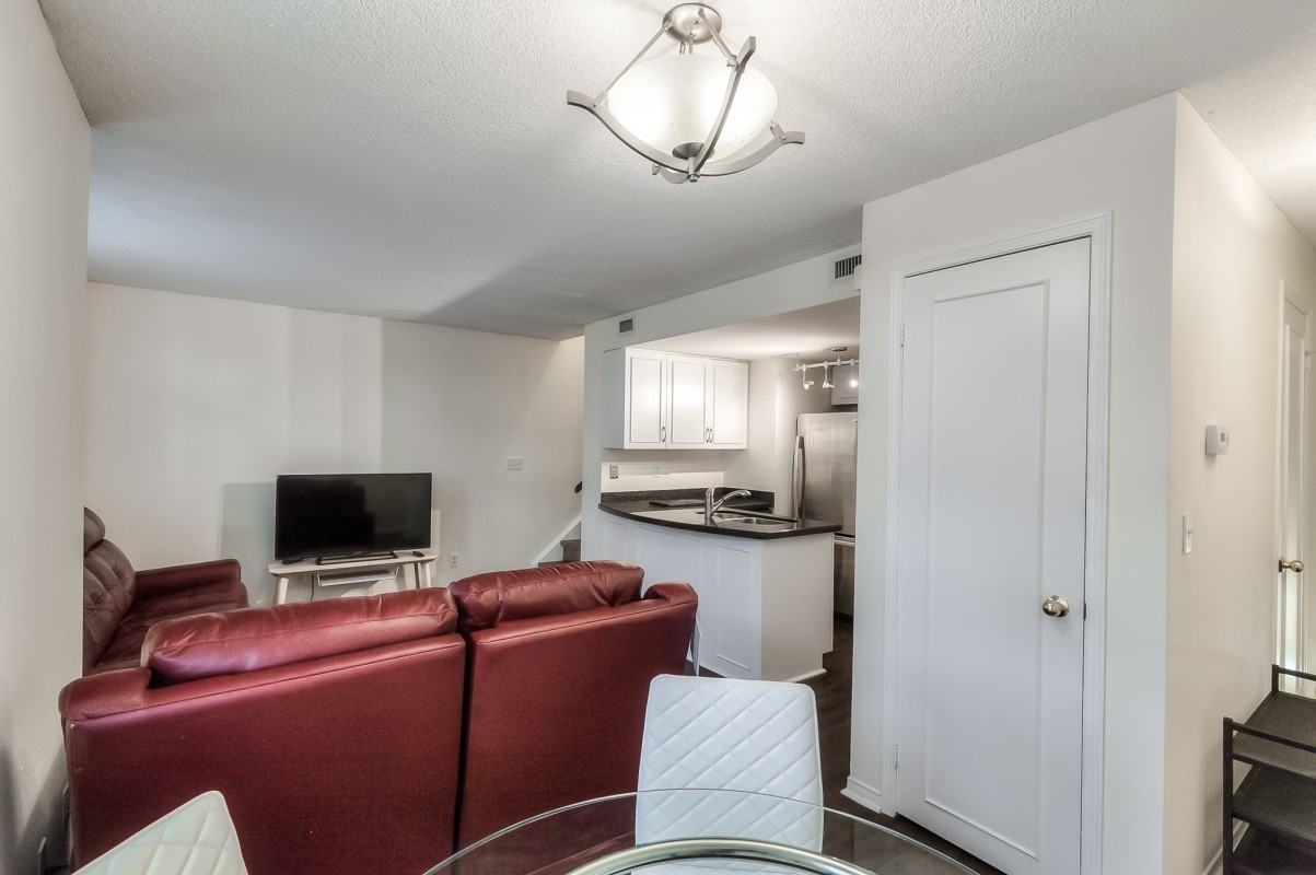 100 Redpath Avenue #16 - Photo 6 of 24