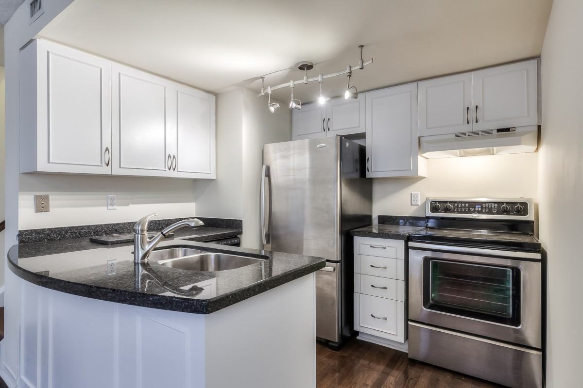 100 Redpath Avenue - Photo 11