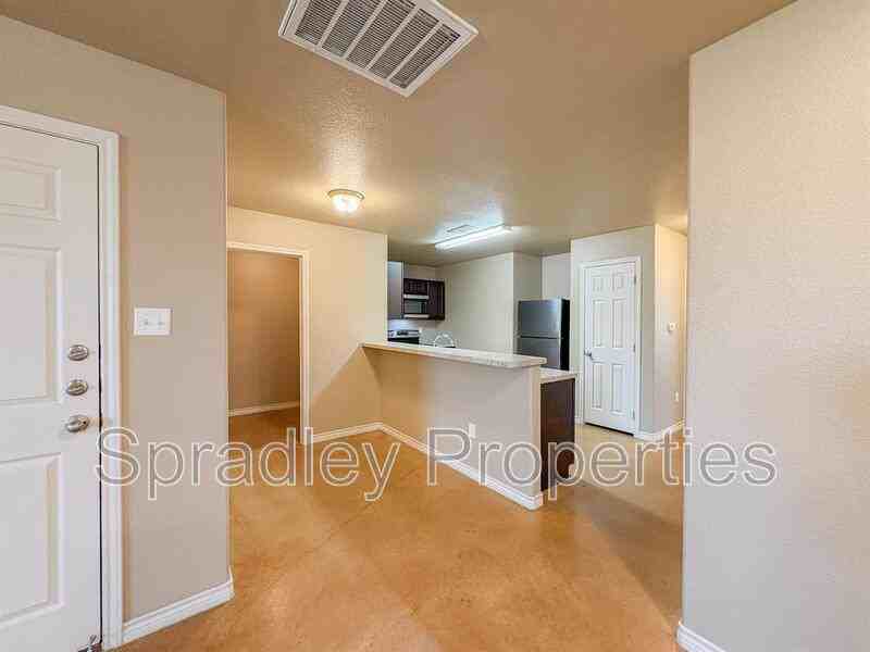 725 Laila Ln - Photo 3 of 13