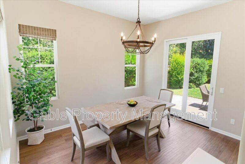 26882 Greenleaf Ct - Photo 6 of 32