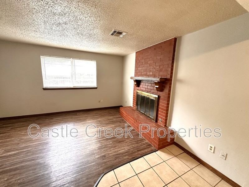 5305 Brookdale St - Photo 3 of 15