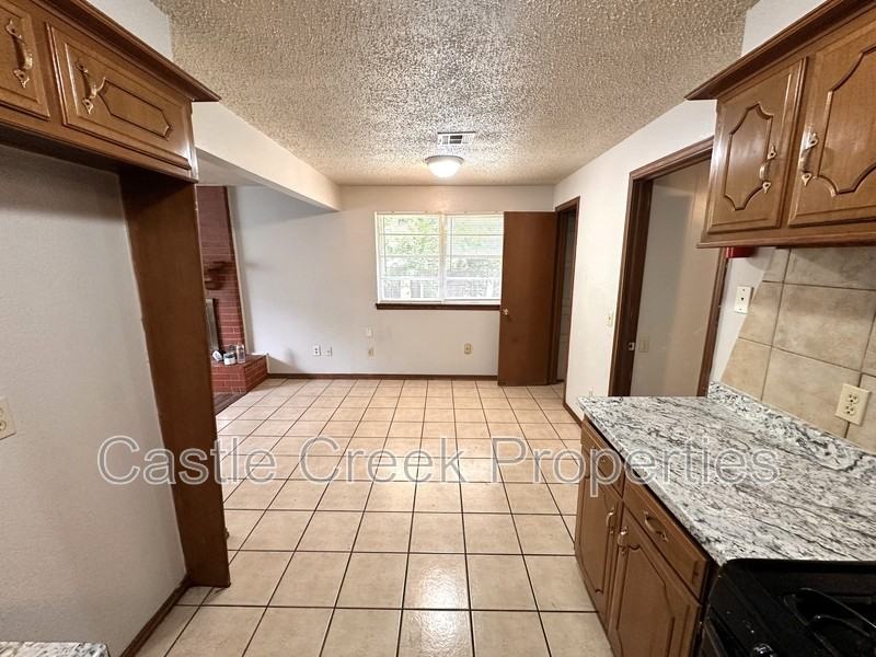 5305 Brookdale St - Photo 7 of 15