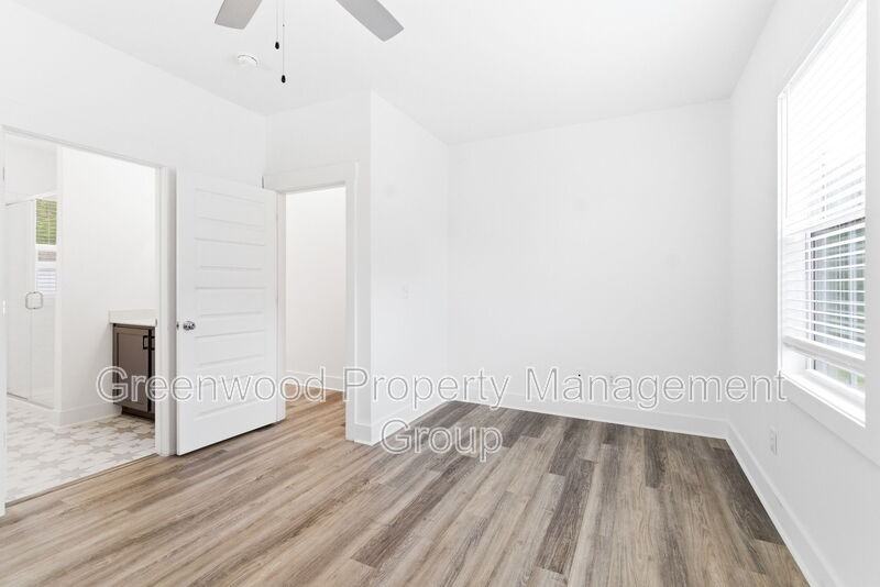 4003 Nairn Dr - Photo 7 of 20